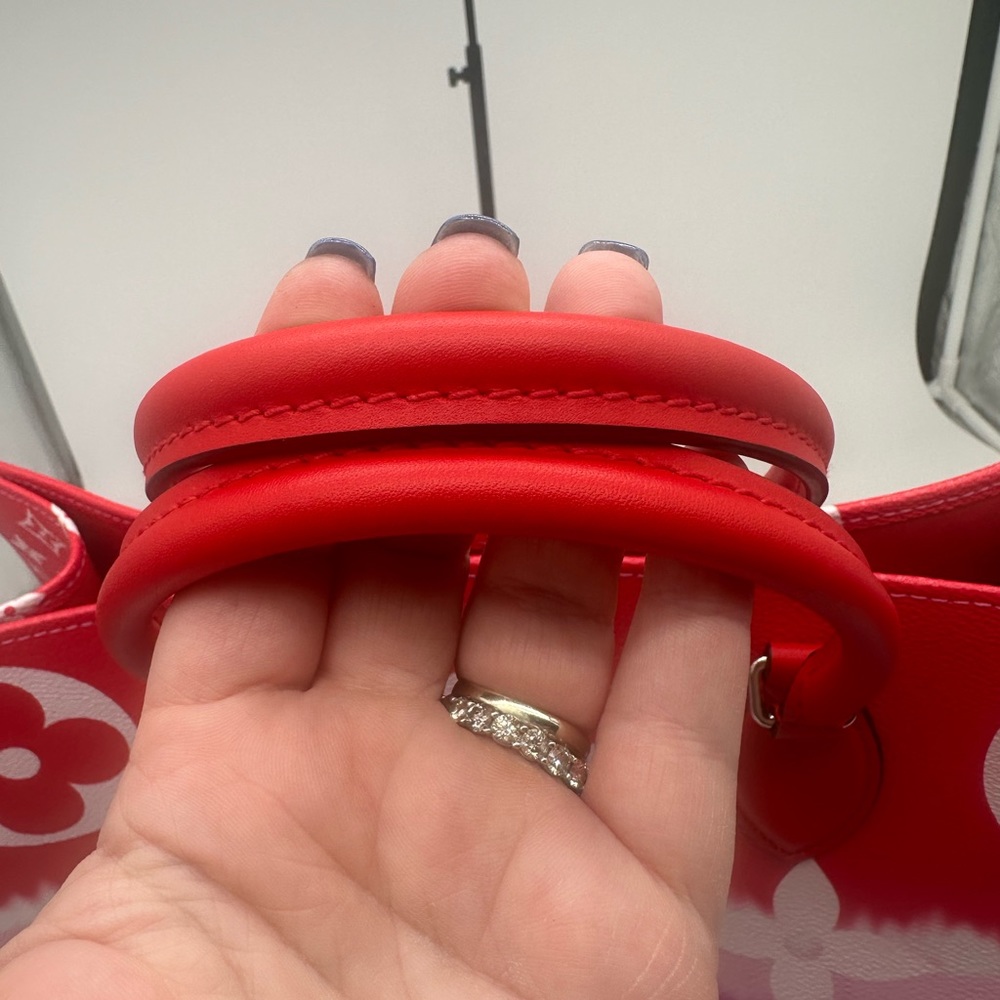 Louis Vuitton On the Go Red excellent used condition!!! - Picture 5 of 14